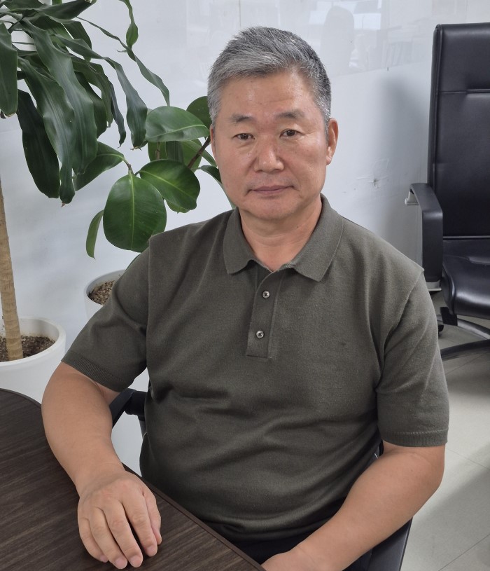 에디터 사진